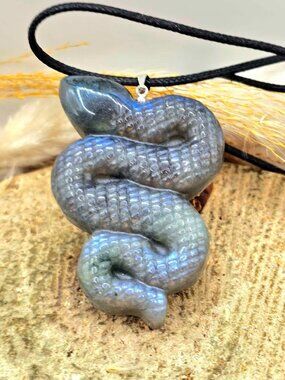 Nature Labradorite Carved Flashy Snake Pendant Necklace